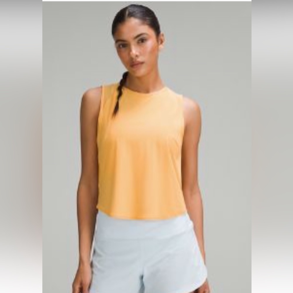 Sculpt cropped tank size 6, orange